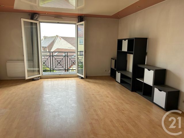 Appartement F2 à vendre - 2 pièces - 52.23 m2 - PONTAULT COMBAULT - 77 - ILE-DE-FRANCE - Century 21 Famidly